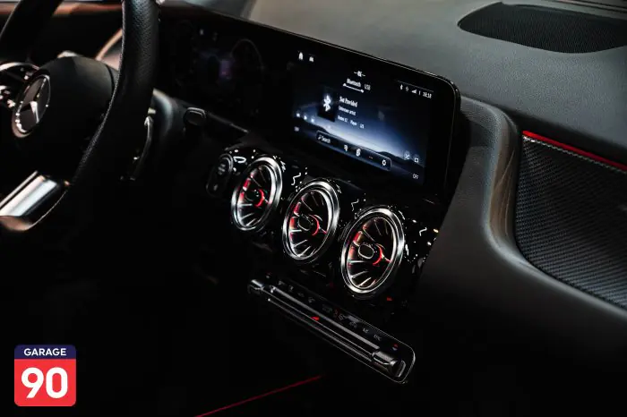 Mercedes-Benz GLA200 2024 - صورة 16