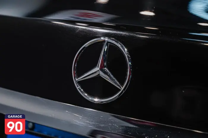 Mercedes-Benz E300 2020 - صورة 9