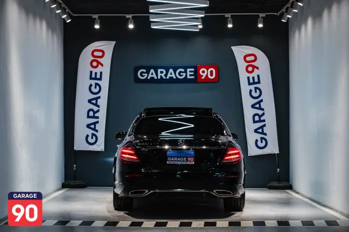 Mercedes-Benz E300 2020 - صورة 4