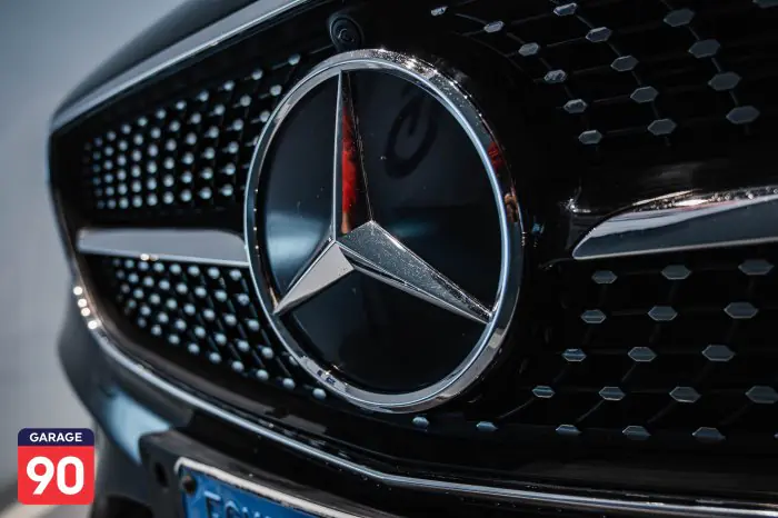 Mercedes-Benz E300 2020 - صورة 10