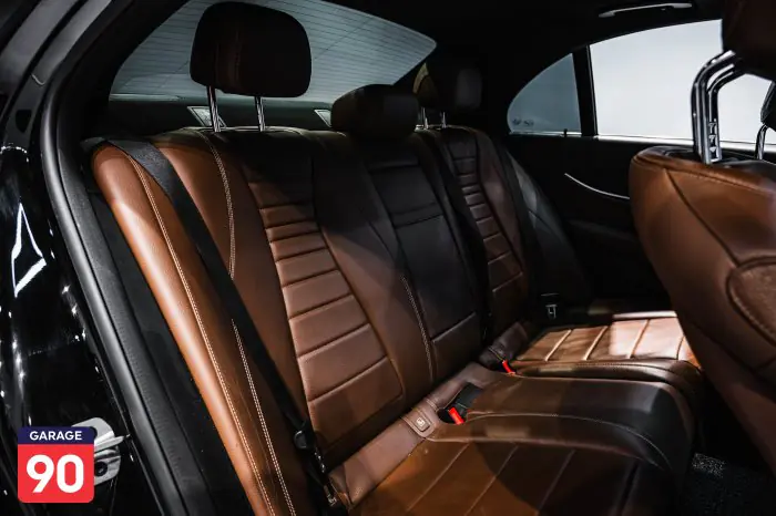 Mercedes-Benz E300 2020 - صورة 15