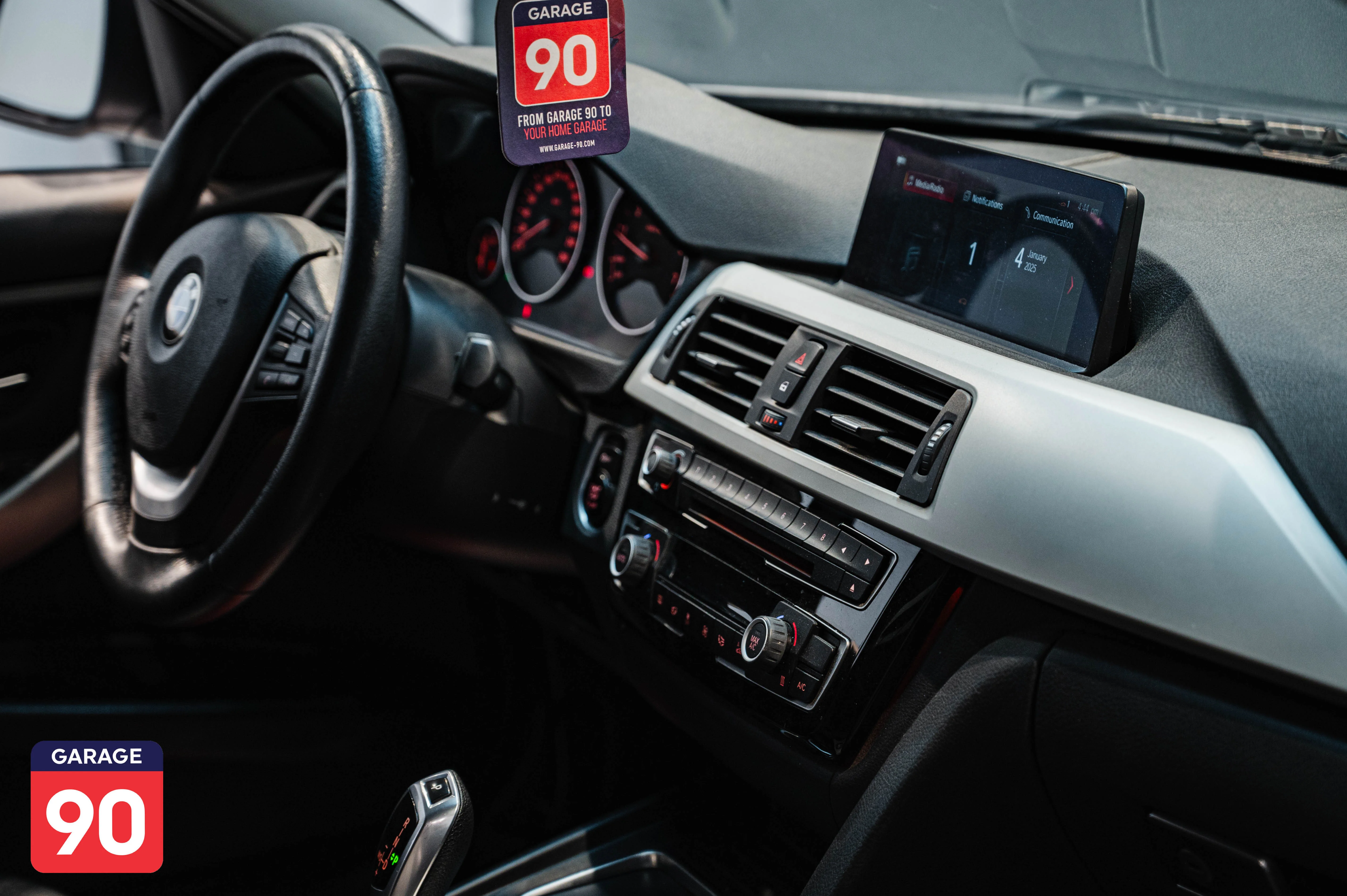 bmw 318i 2019 - صورة 10