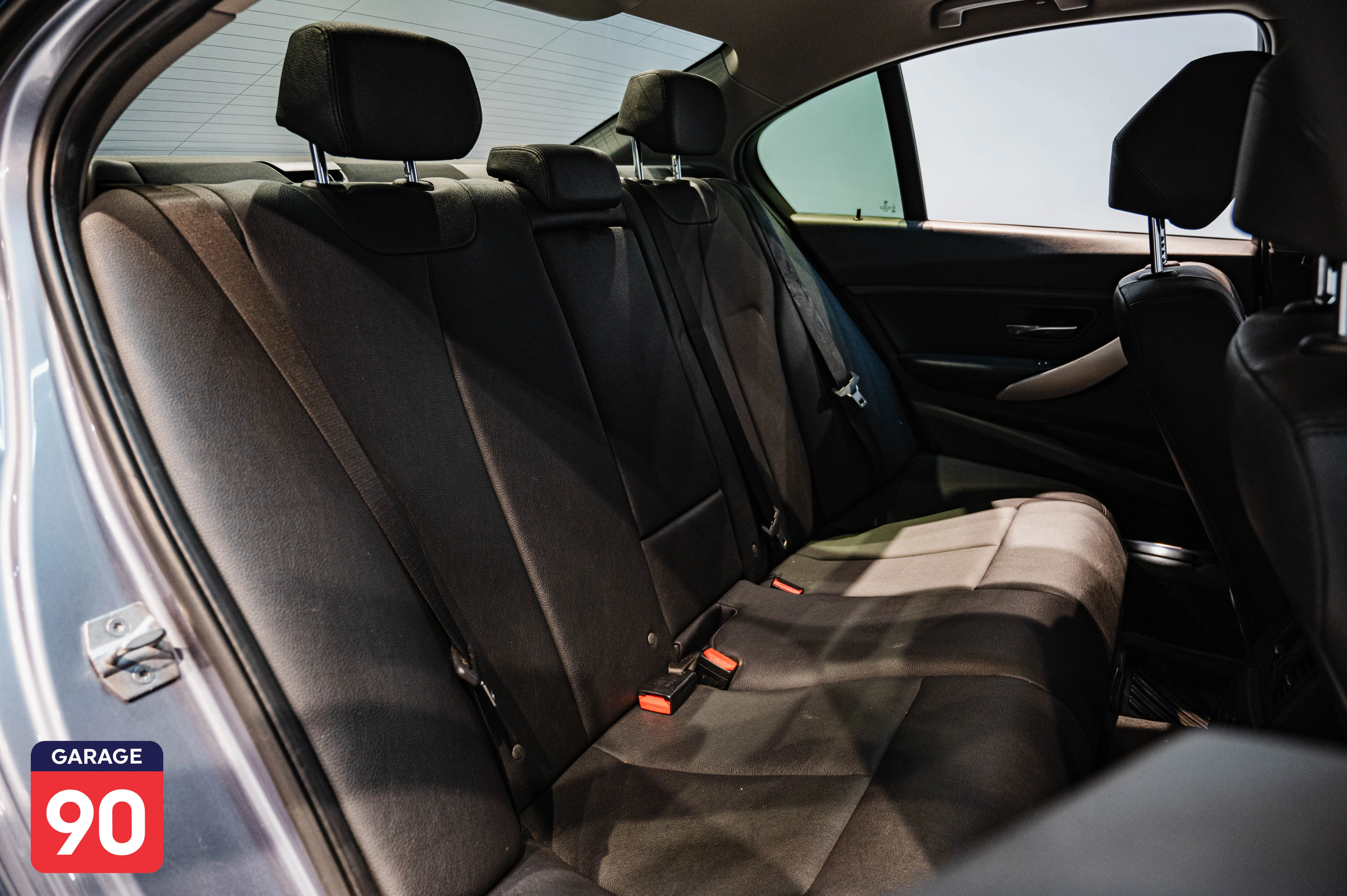 bmw 318i 2019 - صورة 16