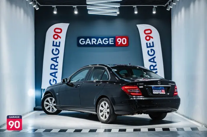 Mercedes-Benz C180 2012 - صورة 5