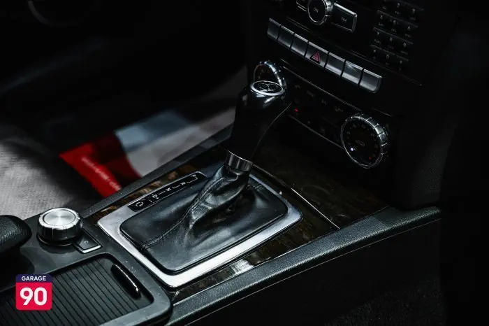 Mercedes-Benz C180 2012 - صورة 14