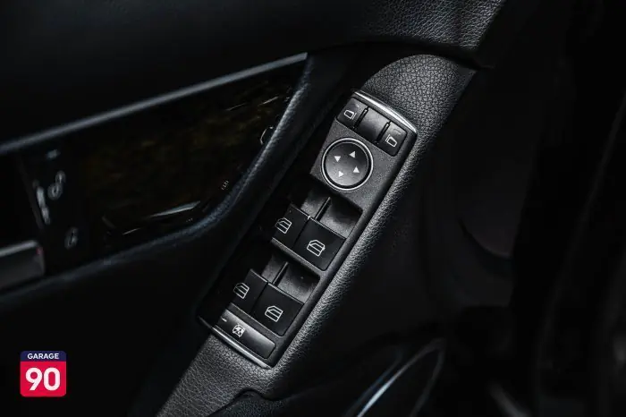 Mercedes-Benz C180 2012 - صورة 17