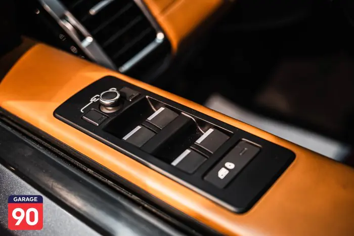 Land Rover Discovery 2020 - صورة 14
