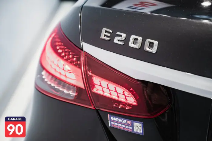 Mercedes-Benz E200 2021 - صورة 8