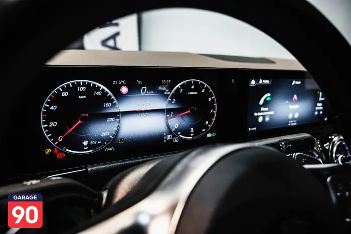 Mercedes-Benz GLA200 2023 - صورة 12