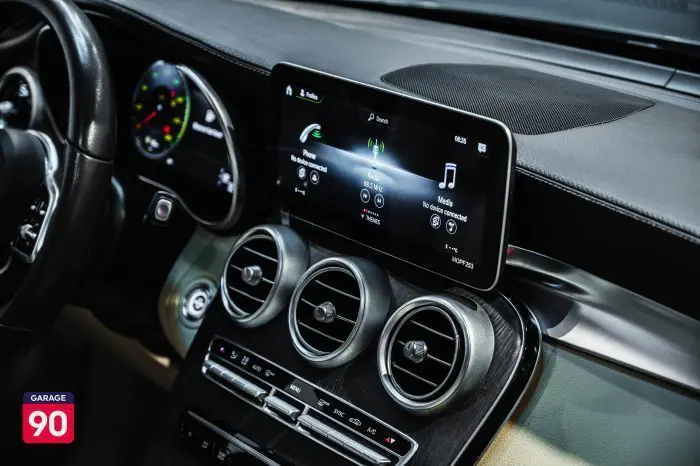Mercedes-Benz GLC200 2020 - صورة 14