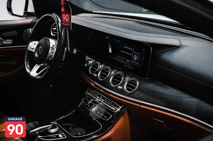 Mercedes-Benz E200 2019 - صورة 12