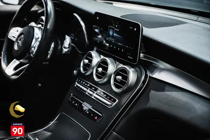 Mercedes-Benz GLC300 2020 - صورة 13