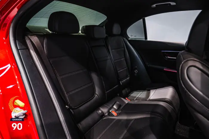 Mercedes-Benz C180 2023 - صورة 12