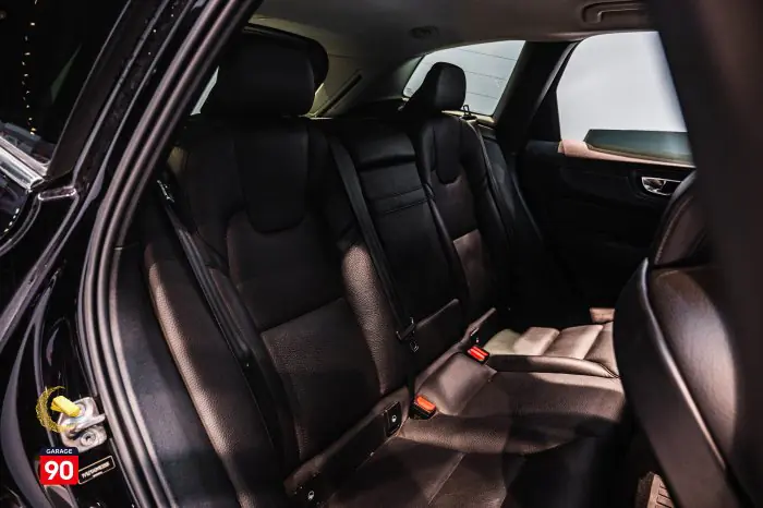 Volvo XC60 2021 - صورة 14