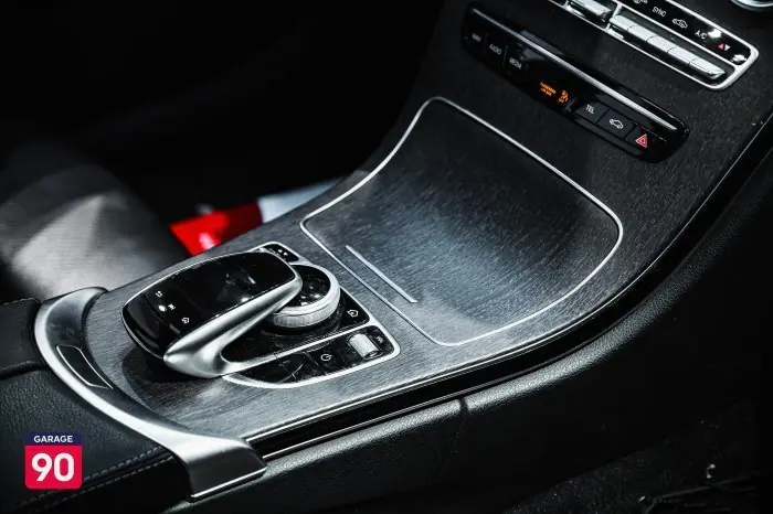 Mercedes-Benz C200 2019 - صورة 19