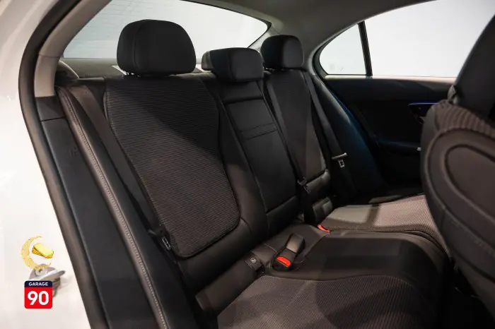 Mercedes-Benz C180 2022 - صورة 10