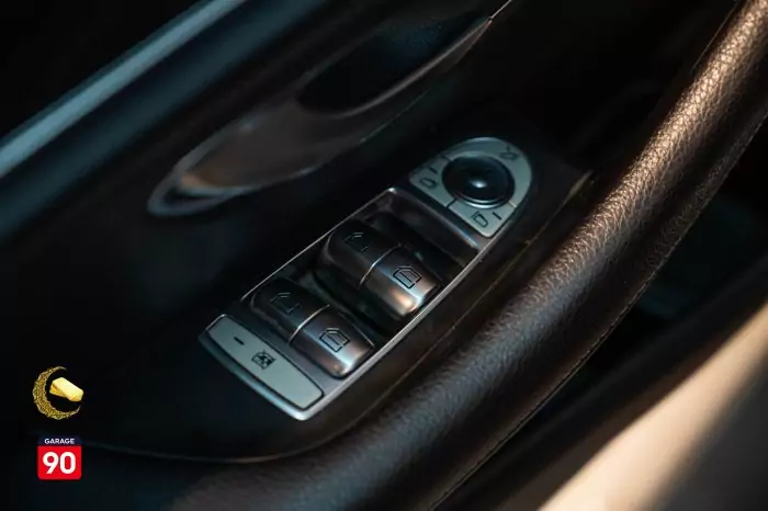 Mercedes-Benz E200 2019 - صورة 12