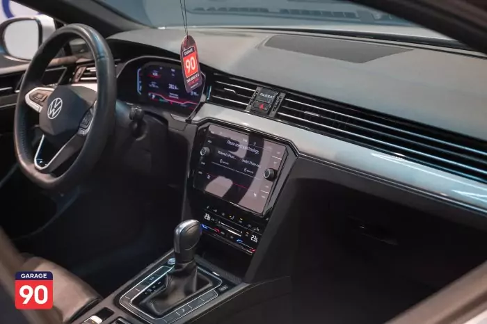 Volkswagen Passat 2021 - صورة 13