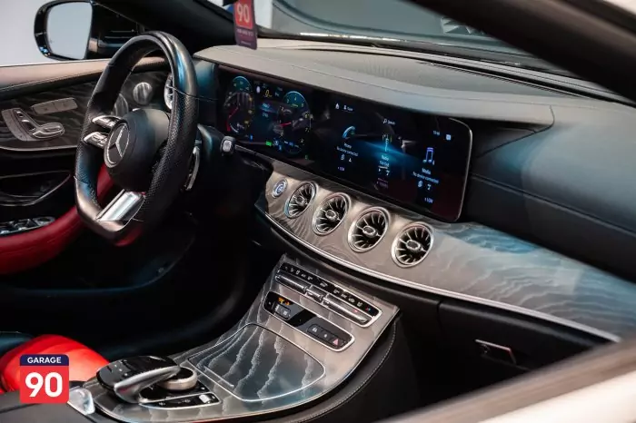 Mercedes-Benz E300 2021 - صورة 17