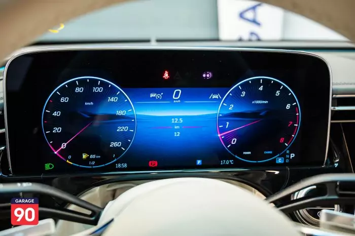 Mercedes-Benz E200 2025 - صورة 14