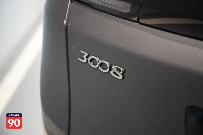 Peugeot 3008 2020 - صورة 9
