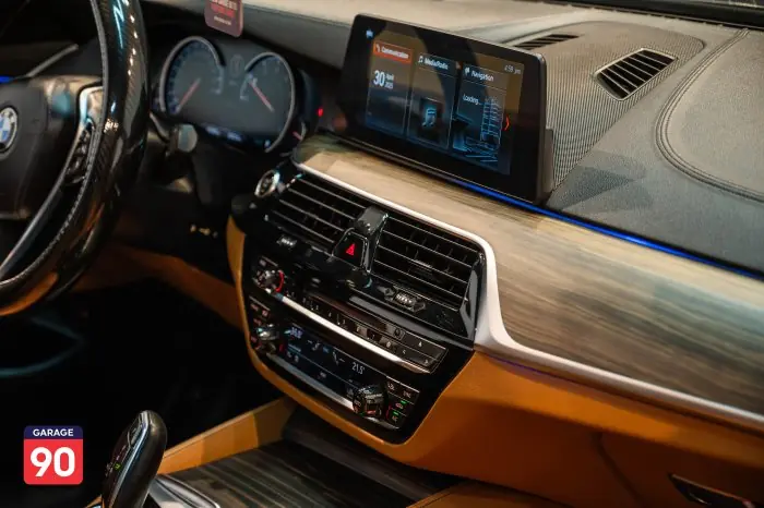 bmw 520i 2018 - صورة 10