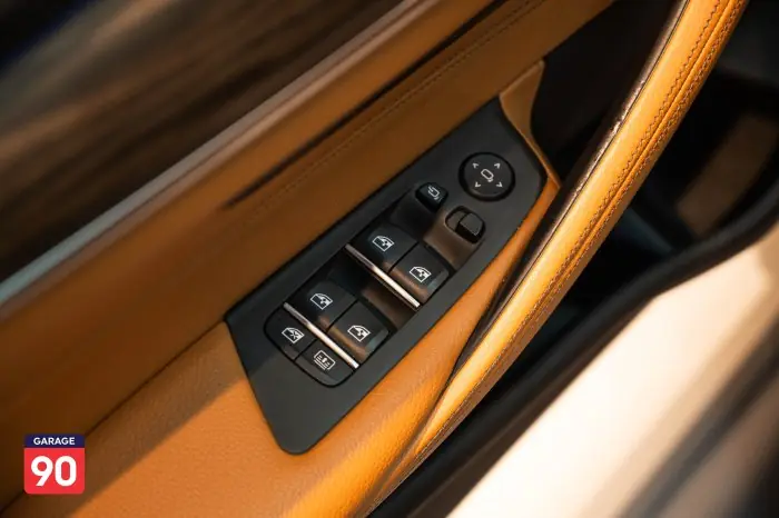 bmw 520i 2018 - صورة 16