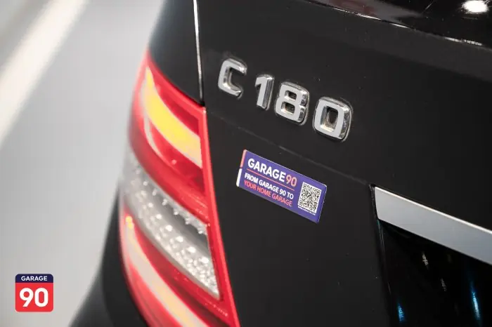 Mercedes-Benz C180 2014 - صورة 10