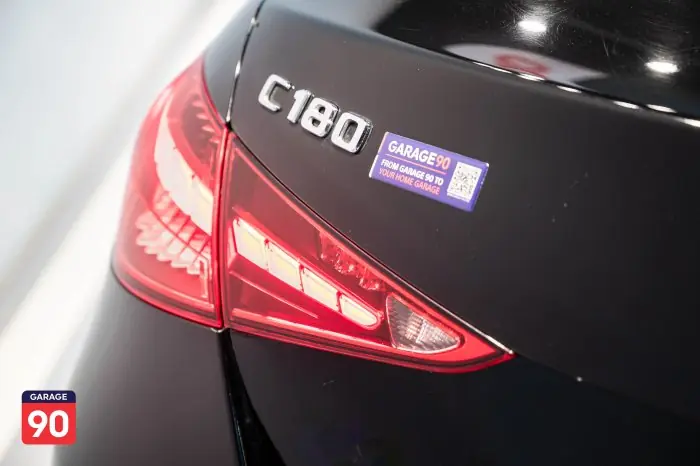 Mercedes-Benz C180 2023 - صورة 9