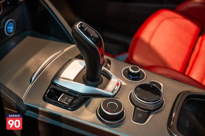 Alfa Romeo Stelvio 2024 - صورة 17