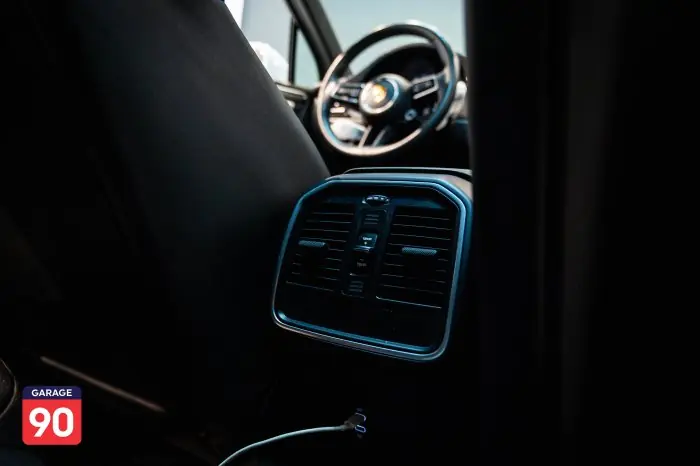 Porsche Macan 2023 - صورة 18