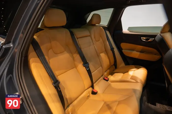 Volvo XC60 2020 - صورة 17