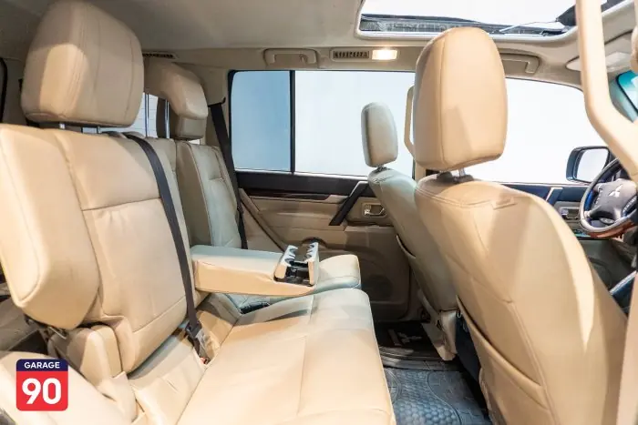 Mitsubishi Pajero 2018 - صورة 19