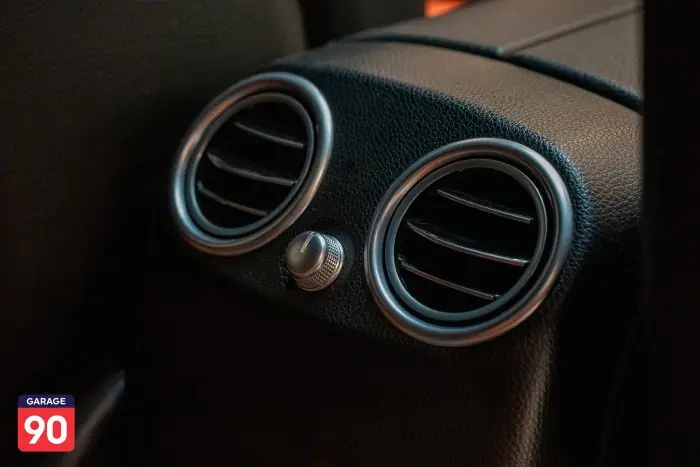 Mercedes-Benz GLC300 2020 - صورة 12