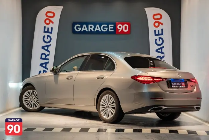 Mercedes-Benz C200 2023 - صورة 6