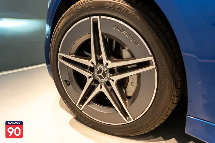 Mercedes-Benz C180 2023 - صورة 9
