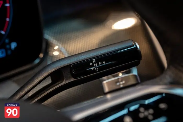 Mercedes-Benz C180 2023 - صورة 13