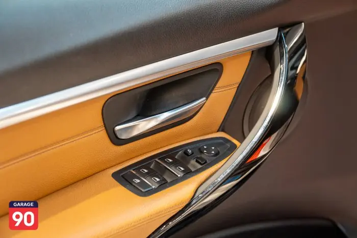 bmw 318i 2019 - صورة 10