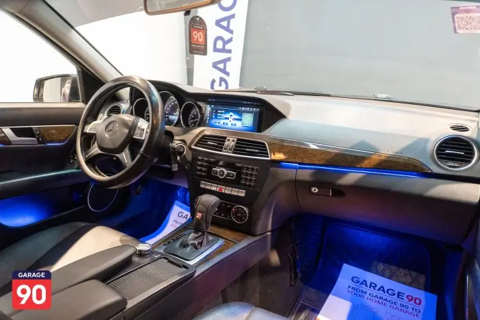 Mercedes-Benz C180 2014 - صورة 15