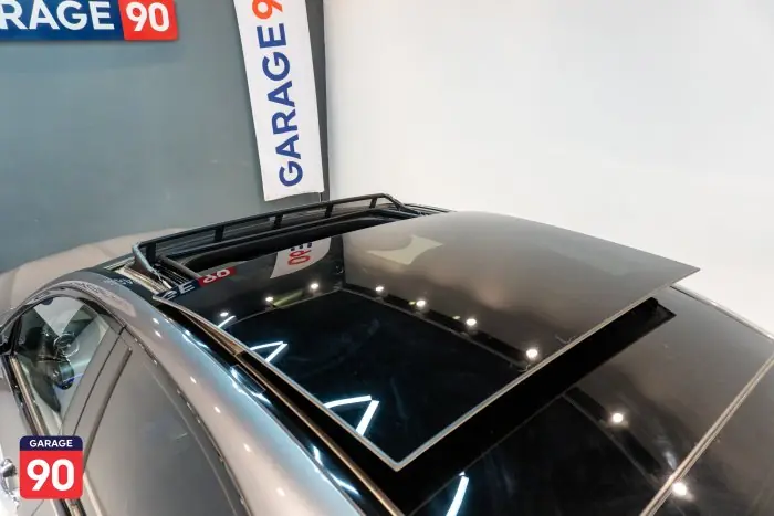 Mercedes-Benz E200 2023 - صورة 12