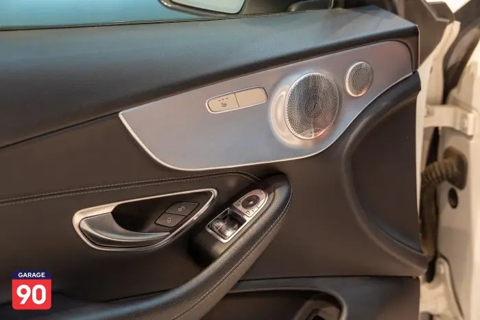 Mercedes-Benz C200 2020 - صورة 15