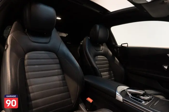 Mercedes-Benz C200 2020 - صورة 18