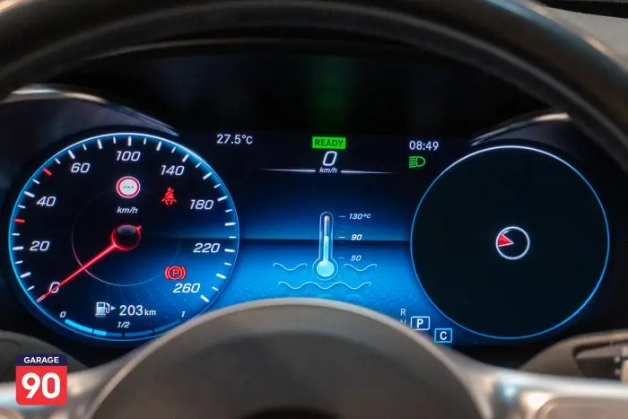 Mercedes-Benz C200 2020 - صورة 12