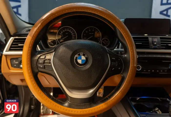 bmw 318i 2017 - صورة 11