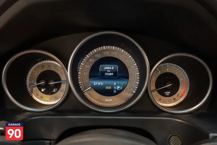 Mercedes-Benz E200 2015 - صورة 10