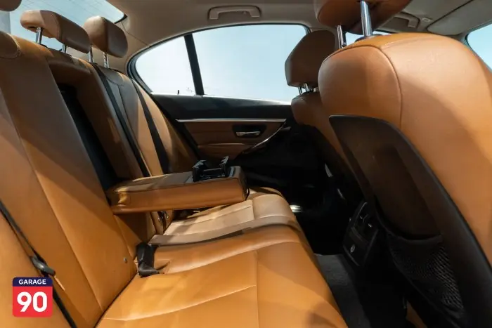 bmw 318i 2017 - صورة 12