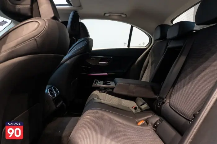 Mercedes-Benz C200 2022 - صورة 12