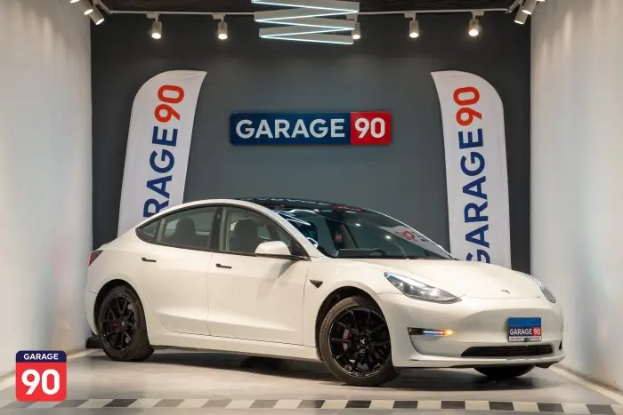 Tesla Model 3 2023 - صورة 2