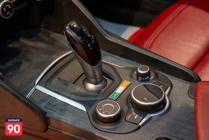 Alfa Romeo Giulia 2020 - صورة 12