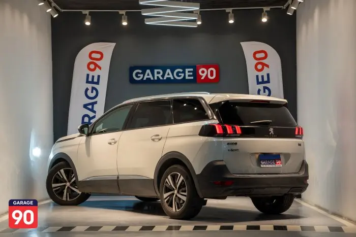 Peugeot 5008 2020 - صورة 5
